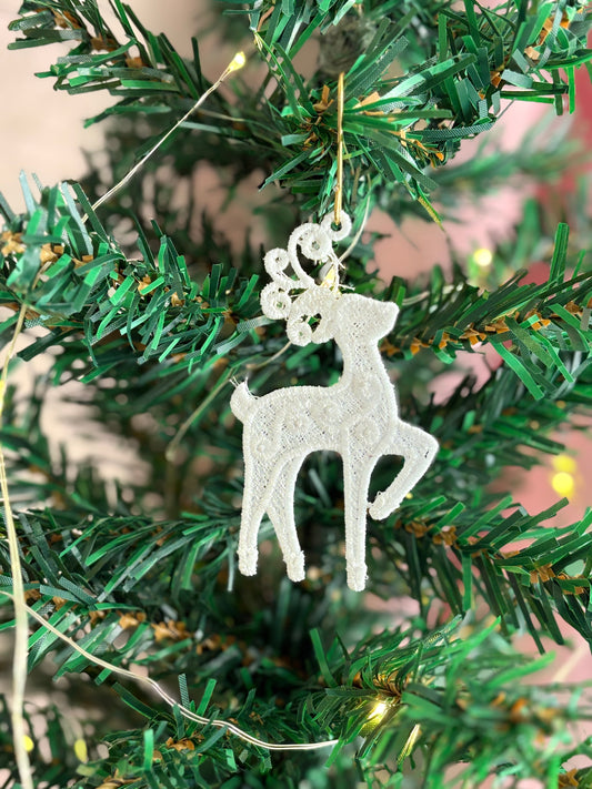 Holiday Edit – Freestanding Lace Ornament “Reindeer” (White / Gold / Silver / Colourful)