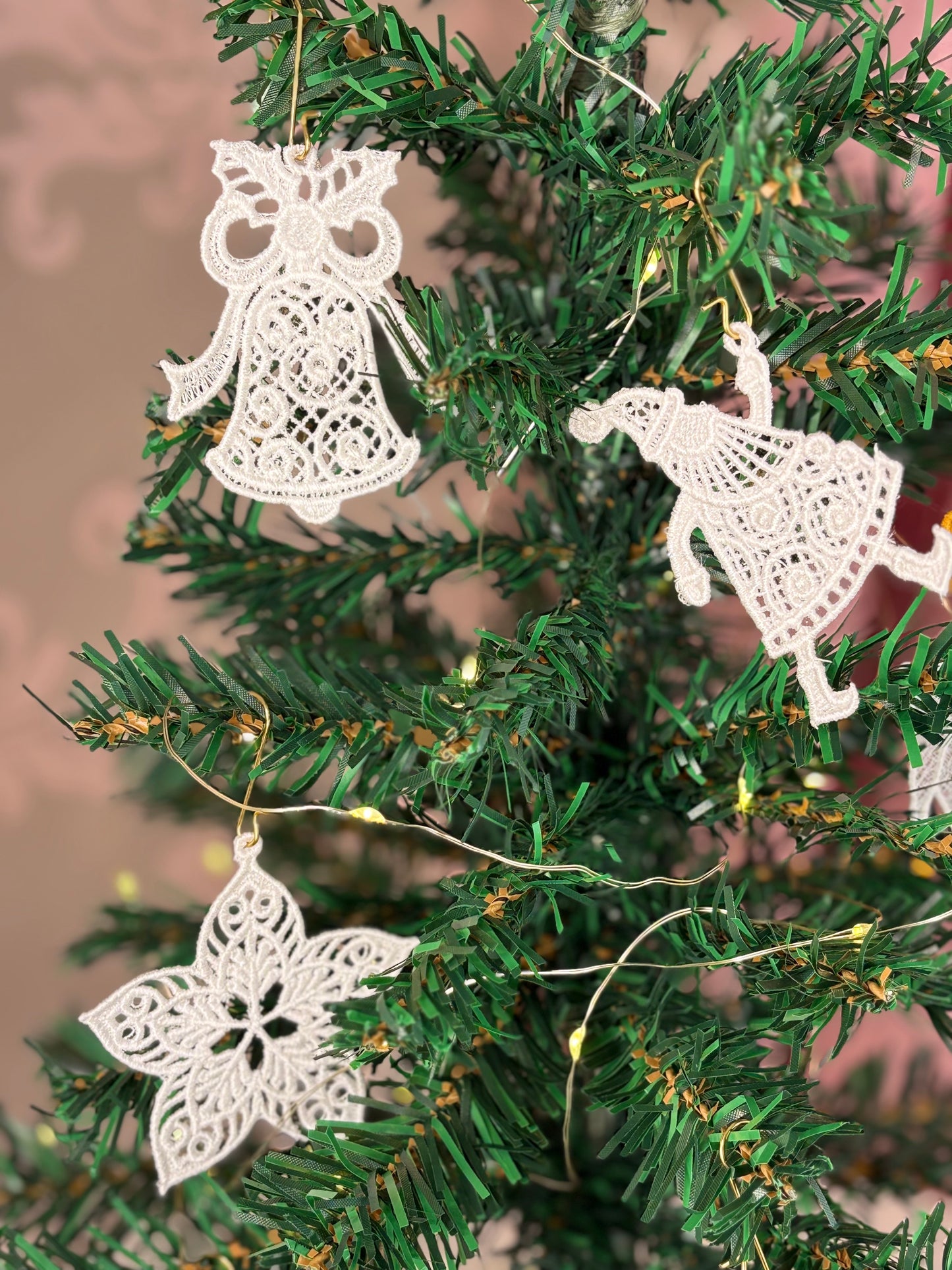 Holiday Edit – Freestanding Lace Ornament “Bell” (White / Gold / Silver / Colourful)