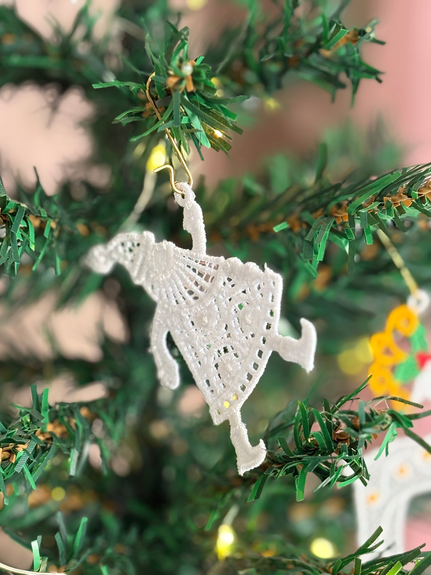 Holiday Edit – Freestanding Lace Ornament “Santa Claus” (White / Gold / Silver / Colourful)