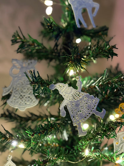 Holiday Edit – Freestanding Lace Ornament “Santa Claus” (White / Gold / Silver / Colourful)