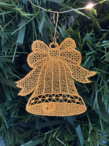 Holiday Edit – Freestanding Lace Ornament “Bell II” (White / Gold / Silver)