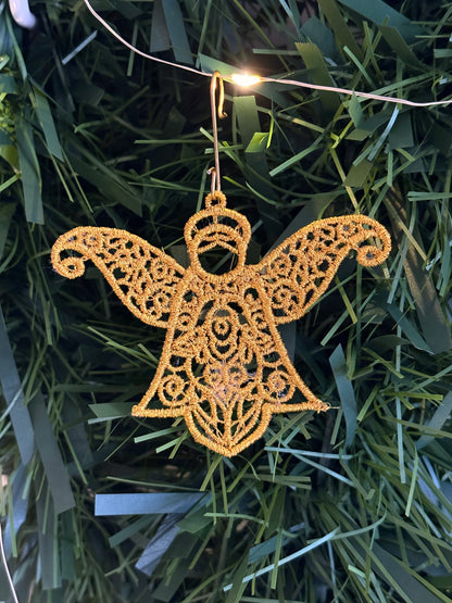 Holiday Edit – Freestanding Lace Ornament “Angels” (White / Gold / Silver)