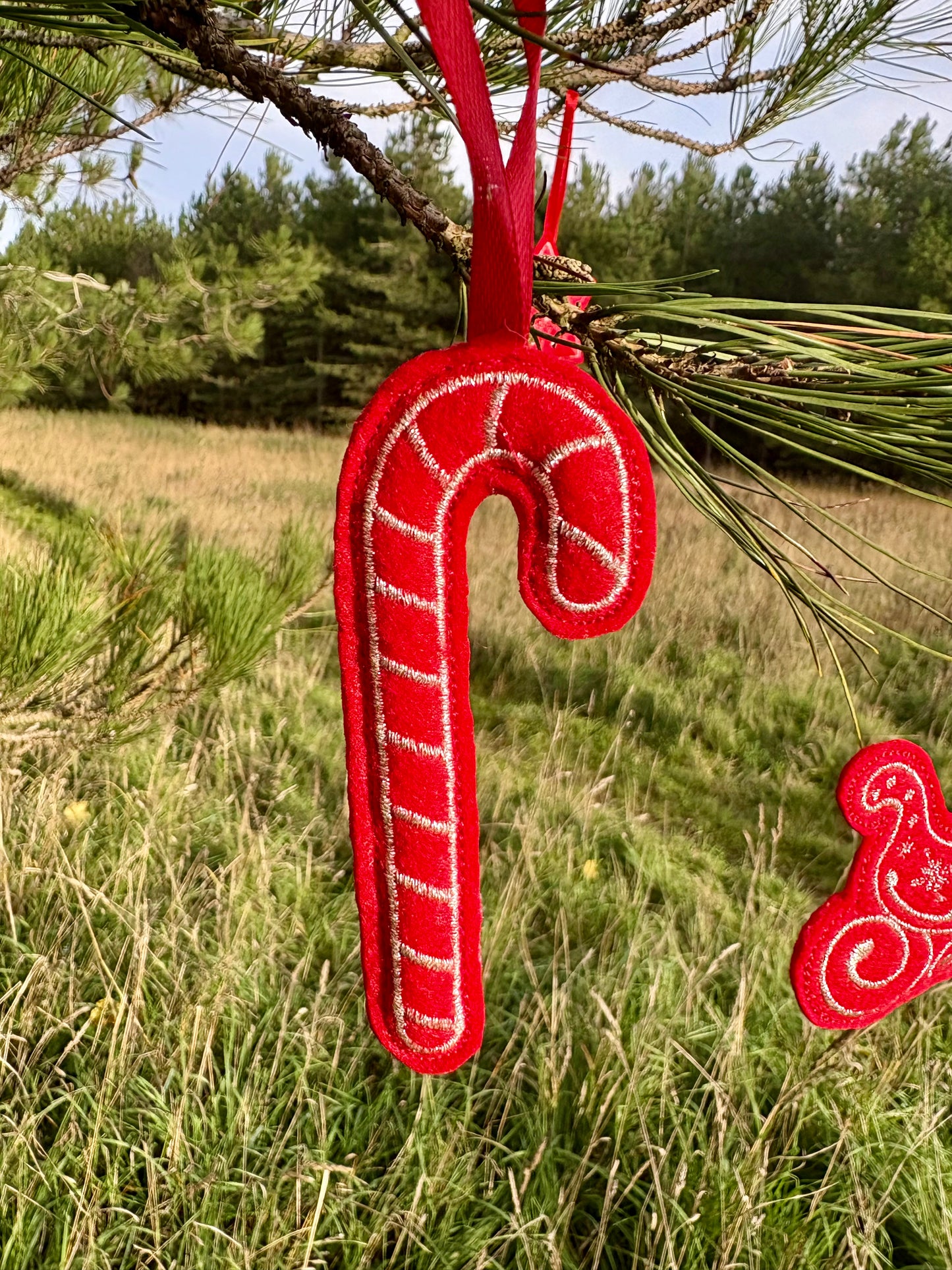 Set of 10 Red Felt Ornaments – Machine-Embroidered in Silver Thread, Filled with Recycled 100% Sheep Wool