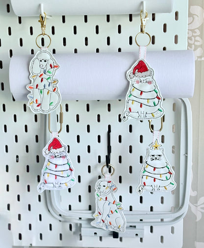 Embroidered Christmas Pet Keychains – Handmade Cats & Dogs Wrapped in Holiday Lights